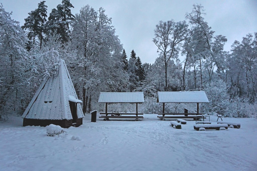 Äntu-Nõmme õpperada, Äntu Sinijärve telkimisplats