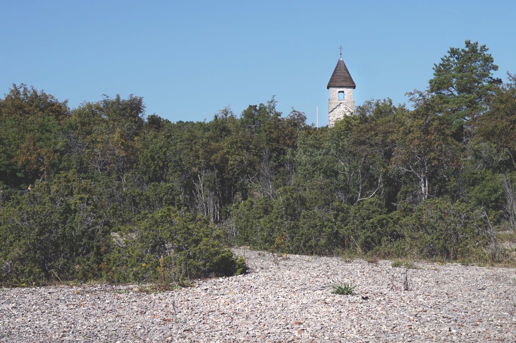 Väike-Pakri kirik, kabel