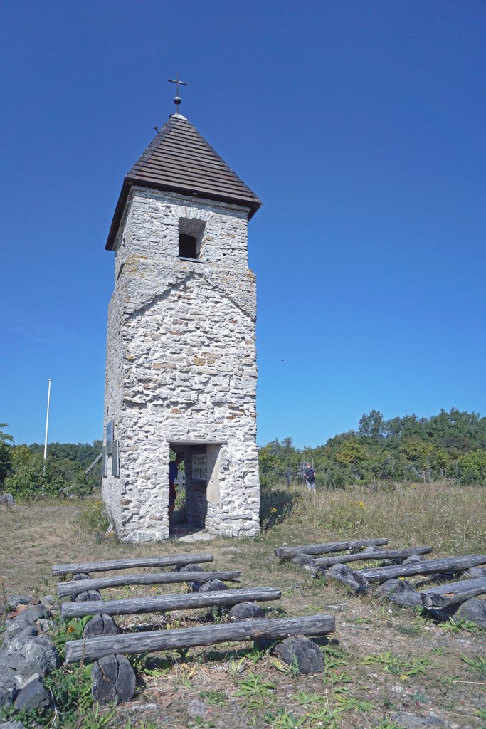 Väike-Pakri kirik, kabel