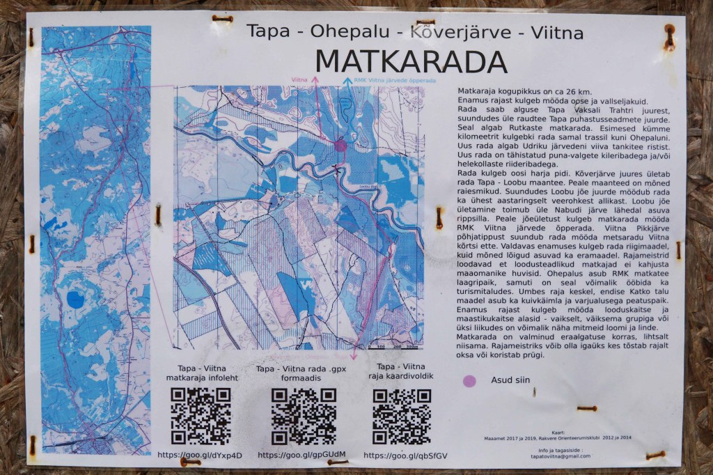 Tapa-Ohepalu-Kõverjärve-Viitna matkaraja infotahvel Viitna loodusõpperaja ääres