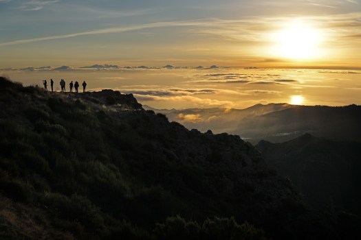 Päikesetõus Vereda do Arieiro raja algusest